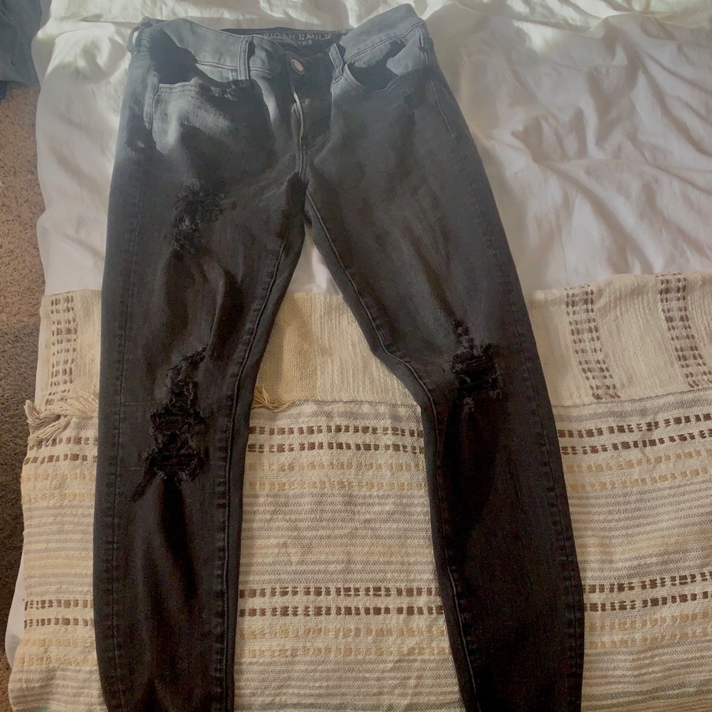 AMERICAN EAGLE size 4 jeans!!